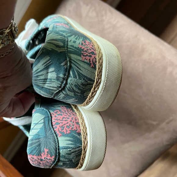 Vionic Tropical Hattie Sneakers Size 9 - Picture 2 of 7